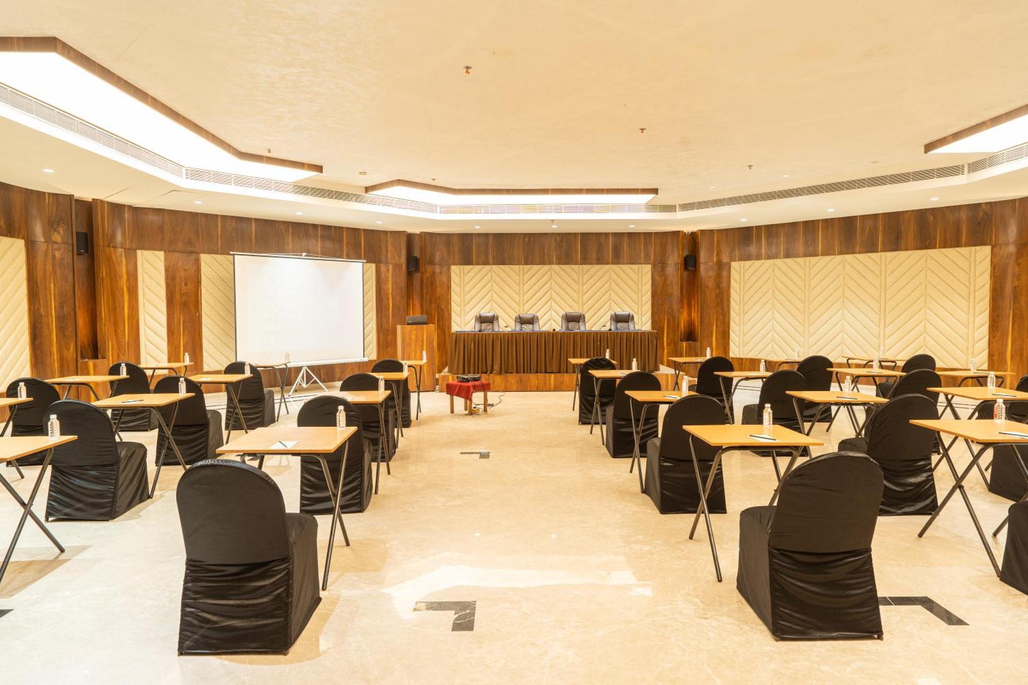 Hotel Mayura Rāipur 외부 사진